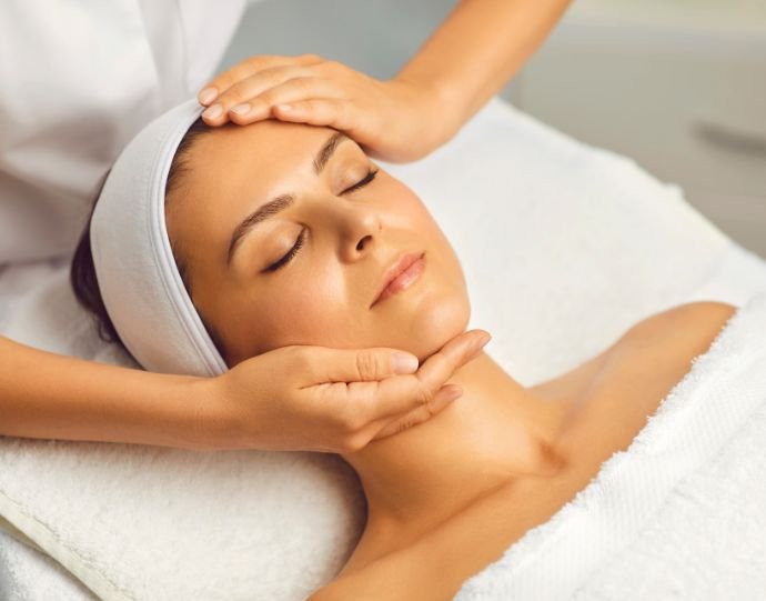 Luxury Spa Service in Lucknow: The Ultimate Relaxation Experience with Dragon Thai Spa
